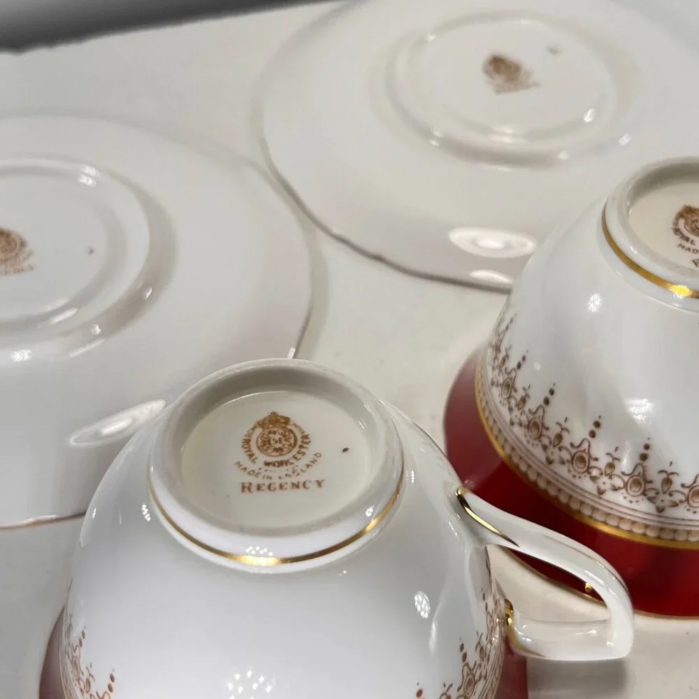 Vtg Royal Worcester Red Regency Tea Cup Saucer Set Of 2 Gold Trim England - Picture 6 of 15